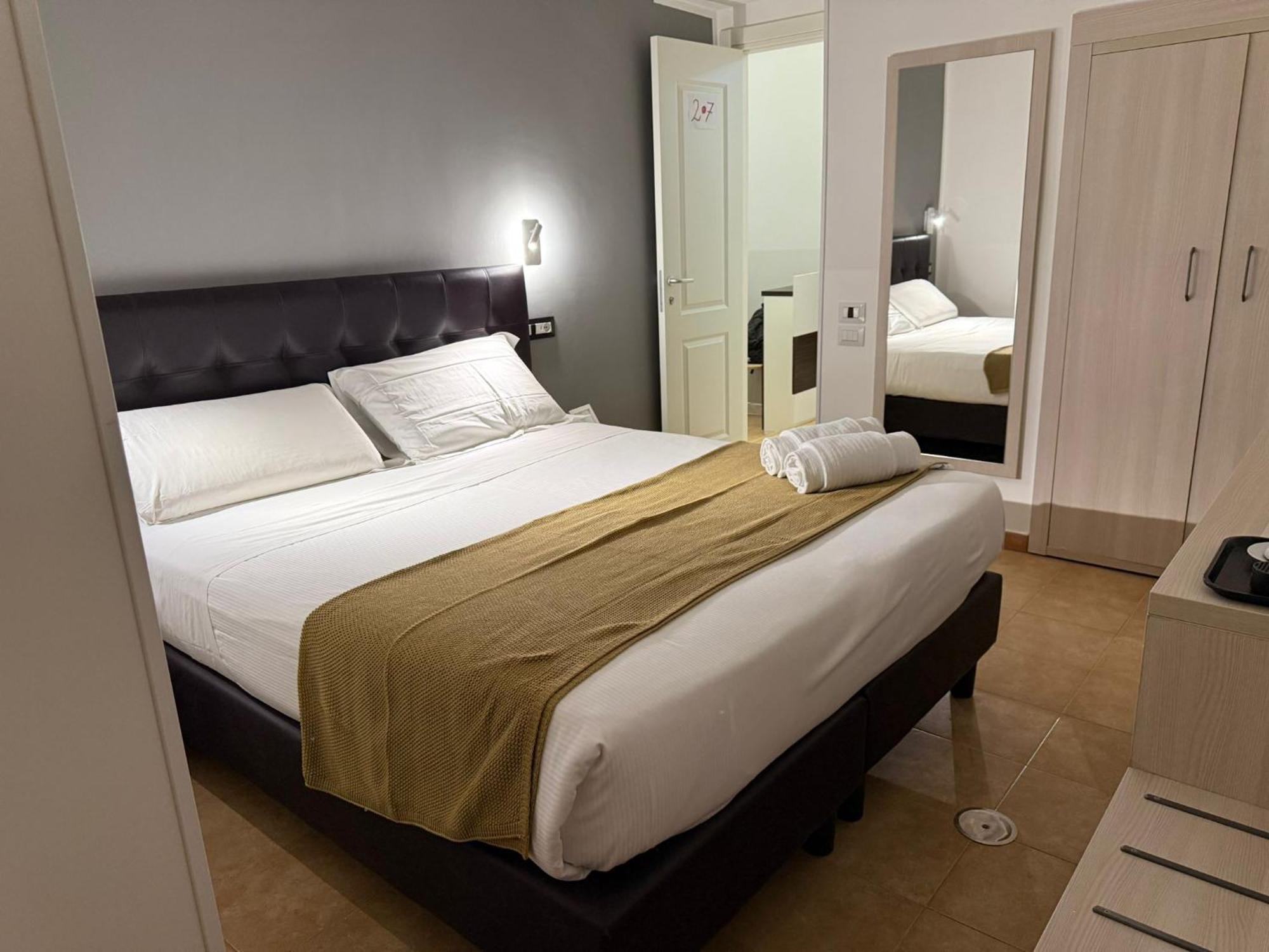 Conte Guesthouse Rome Exterior photo